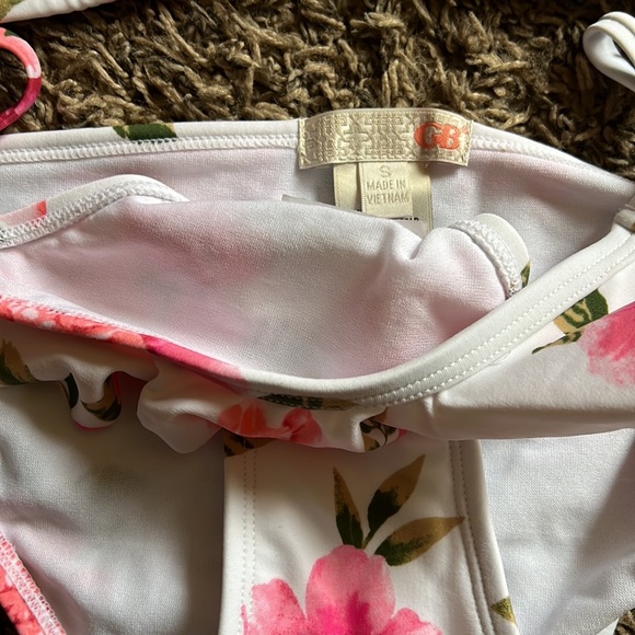 Gianni Bini Swimsuit - Picture 2 of 6